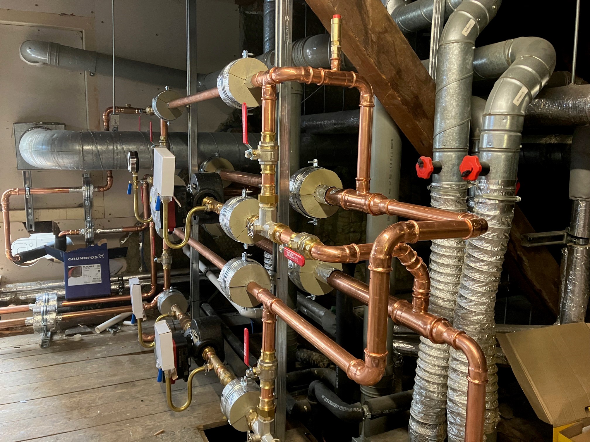 Image of a set of interconnected heating pipes