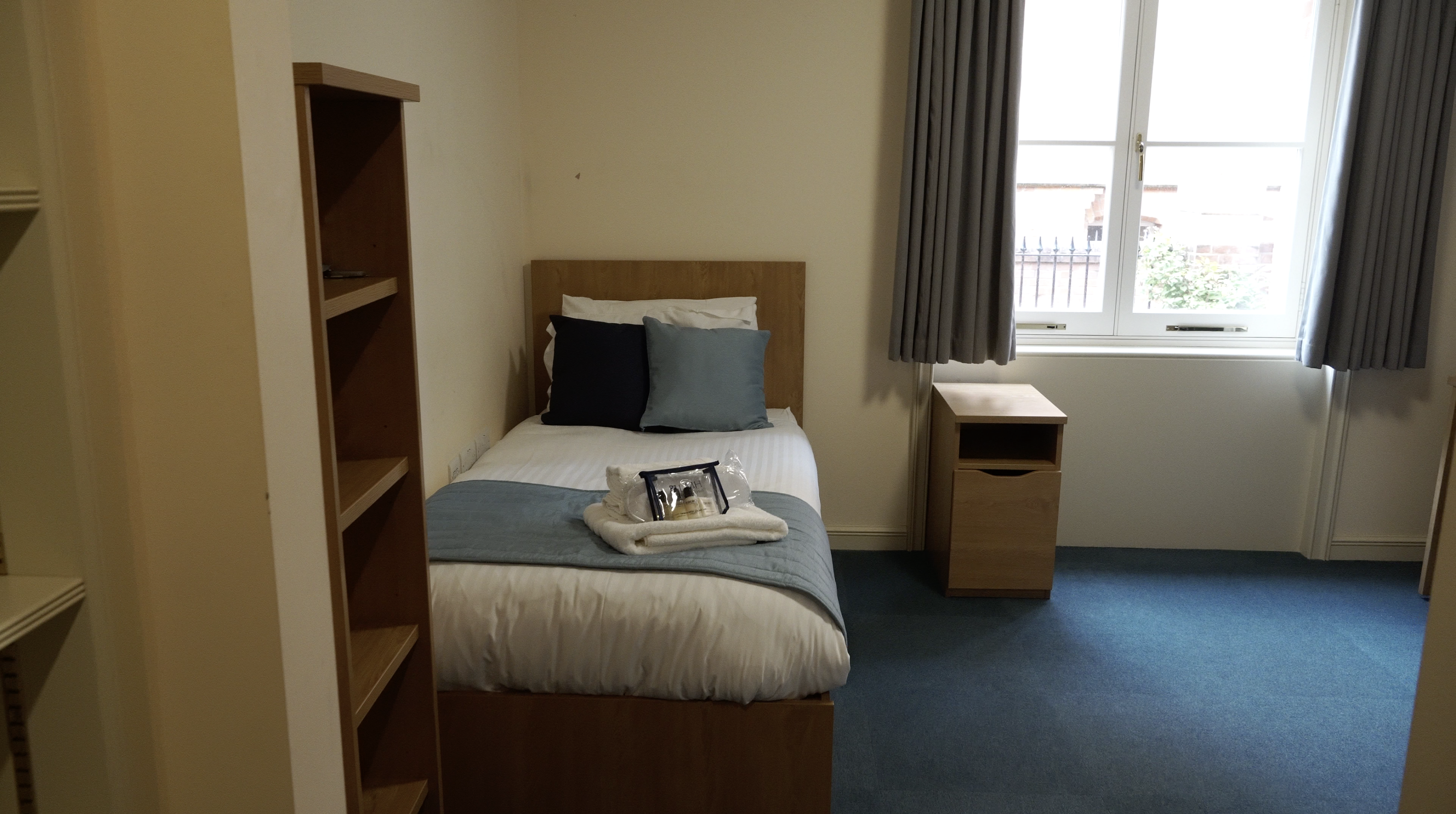 Picture of Graduate room at LMH showing a bed and a window