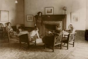 1933 student Common Room in Deneke