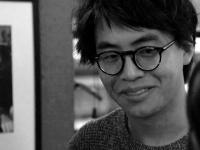 Black and white photo of En Liang Khong