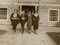 Students outside Deneke c.1933