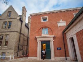 LMH Graduate Centre entrance (photo credit: Ben Robinson)