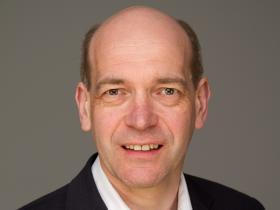 Headshot of Stephen Kirk
