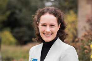 Elizabeth Rivers Tan standing in the LMH gardens