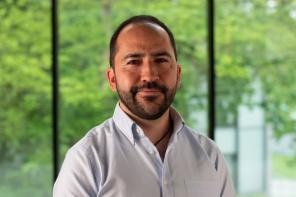 Headshot of Dr Claudio Cortes