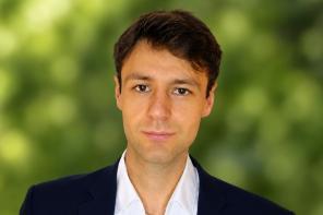 Athanasios Peftinas Headshot