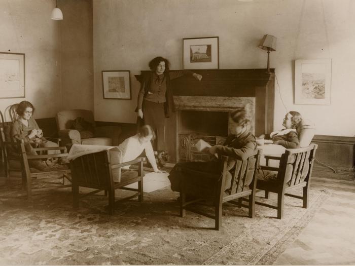 1933 student Common Room in Deneke