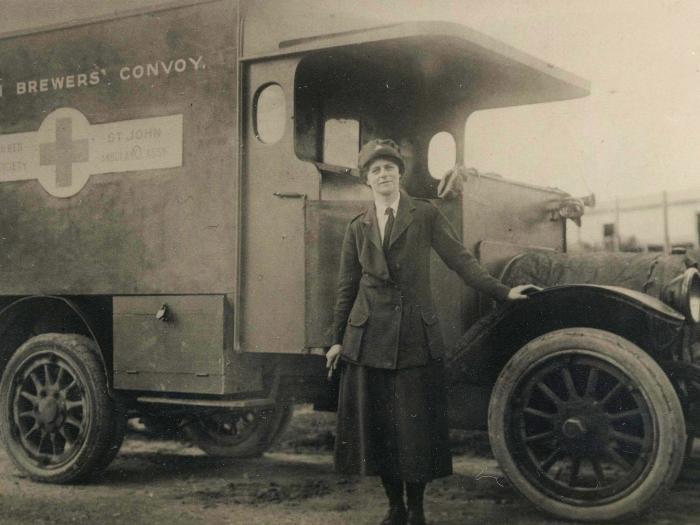 Juliet Mellor, LMH alumna, as an ambulance driver in 1918