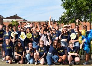 Student ambassadors in front of gate 2018 by Tim Pottle	