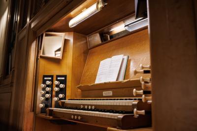 A close-up of the LMH organ