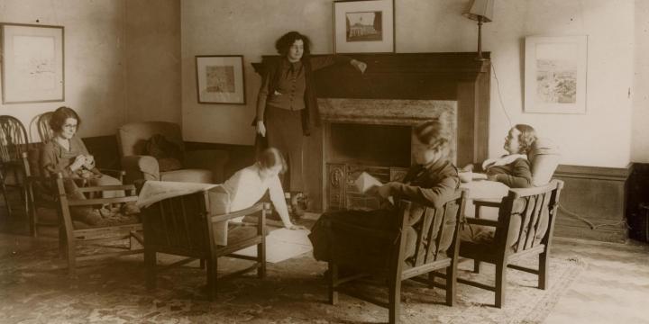 1933 student Common Room in Deneke